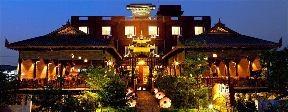 A Little Bit Of Mandalay Tavern Exterior foto
